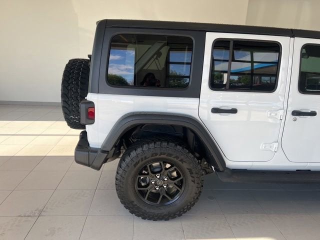 2025 Jeep Wrangler 4-Door Willys - Photo 10