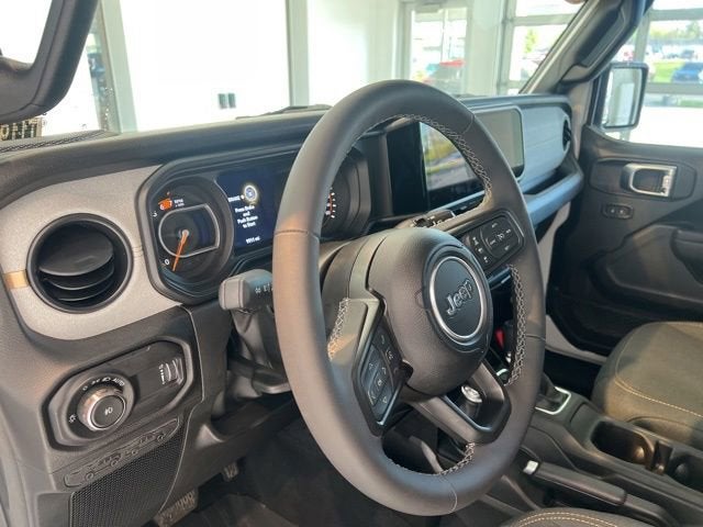 2025 Jeep Wrangler 4-Door Willys - Photo 14