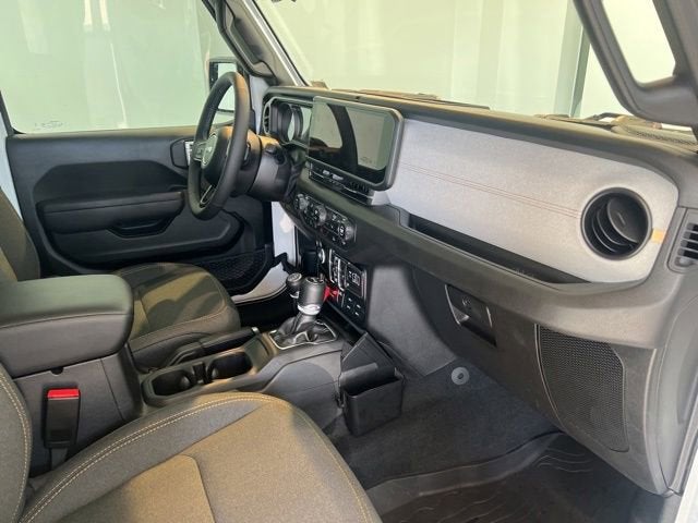 2025 Jeep Wrangler 4-Door Willys - Photo 24