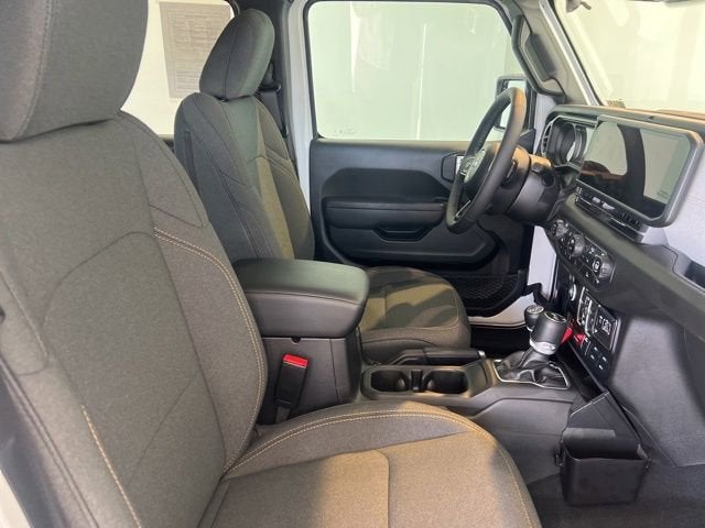 2025 Jeep Wrangler 4-Door Willys - Photo 25