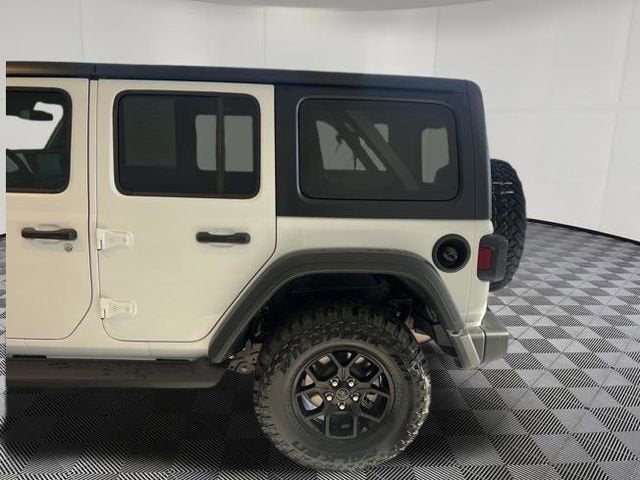 2025 Jeep Wrangler 4-Door Willys - Photo 6