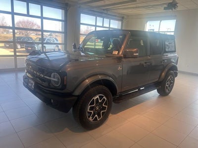 2023 Ford Bronco Base