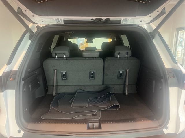 2024 Chevrolet Traverse LS