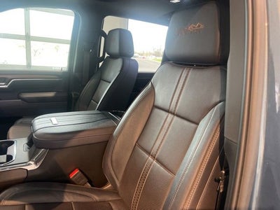2025 Chevrolet Silverado 3500 HD High Country