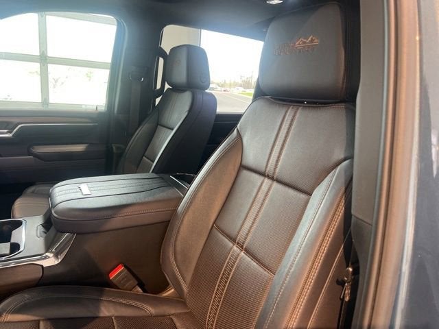 2025 Chevrolet Silverado 3500 HD High Country
