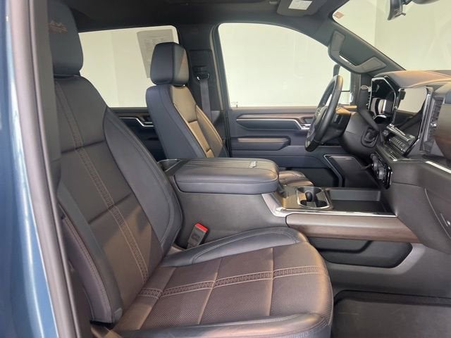 2025 Chevrolet Silverado 3500 HD High Country