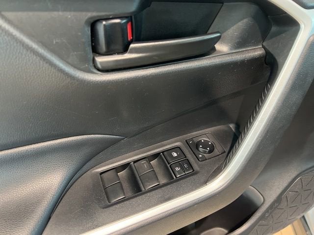 2020 Toyota RAV4 Hybrid LE