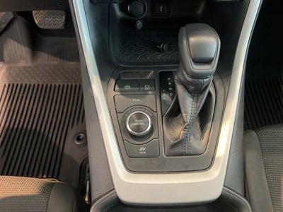 2020 Toyota RAV4 Hybrid LE