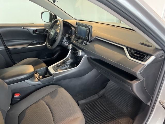 2020 Toyota RAV4 Hybrid LE