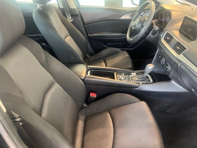 2018 Mazda Mazda3 4-Door Sport