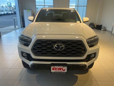 2022 Toyota Tacoma 4WD SR5