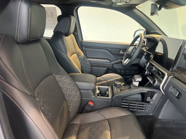 2024 Toyota Tacoma 4WD SR5