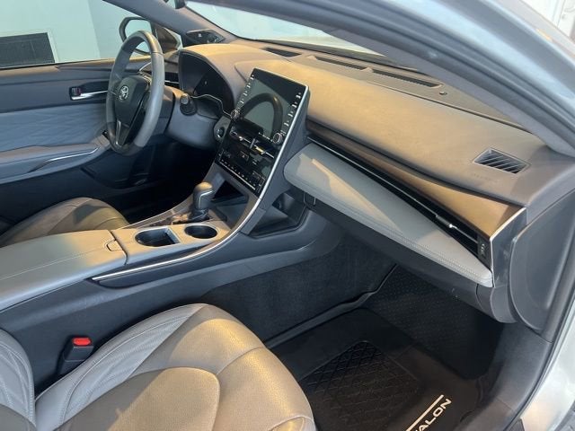 2019 Toyota Avalon XLE