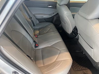 2019 Toyota Avalon XLE