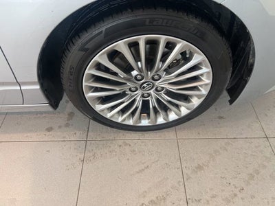 2019 Toyota Avalon XLE