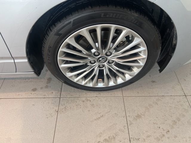 2019 Toyota Avalon XLE