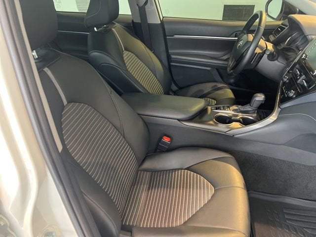 2023 Toyota Camry Hybrid SE