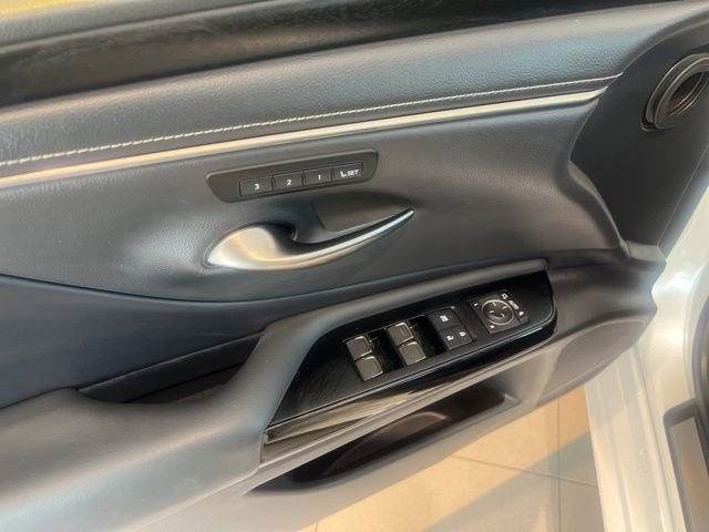 2022 Lexus ES ES 300h