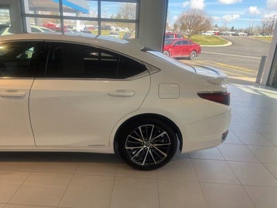 2022 Lexus ES ES 300h