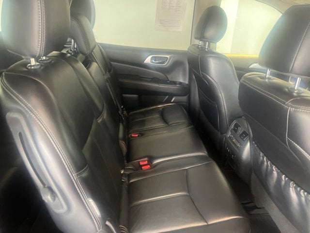 2019 Nissan Pathfinder SL