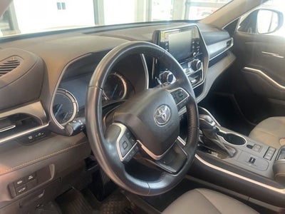 2022 Toyota Highlander Hybrid Bronze Edition