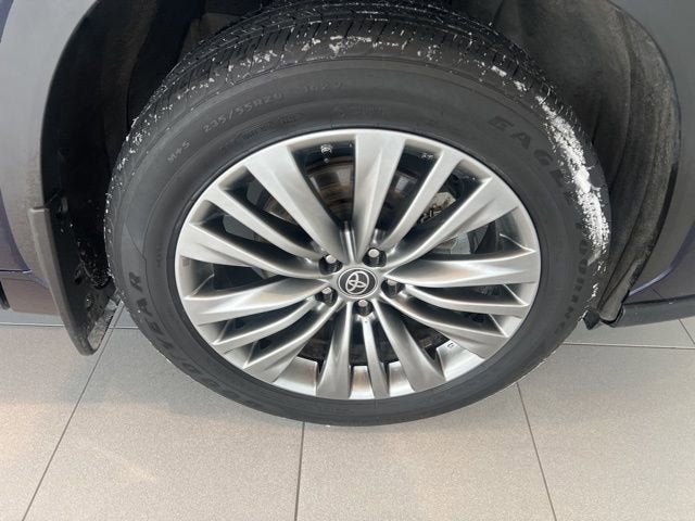 2021 Toyota Highlander Hybrid Platinum