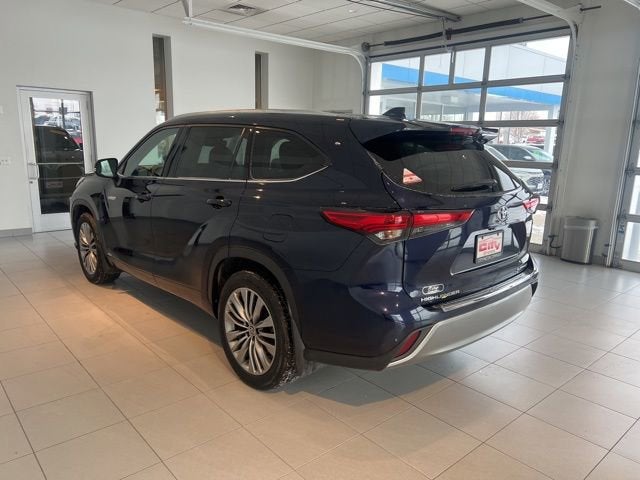 2021 Toyota Highlander Hybrid Platinum