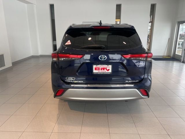 2021 Toyota Highlander Hybrid Platinum