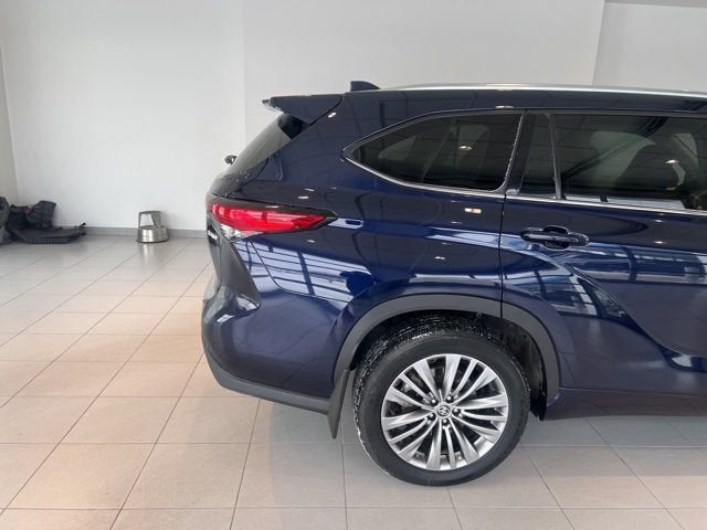 2021 Toyota Highlander Hybrid Platinum
