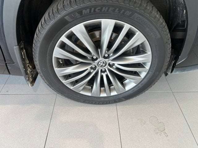 2021 Toyota Highlander Hybrid Platinum