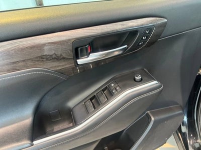 2021 Toyota Highlander Hybrid Platinum