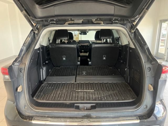 2021 Toyota Highlander Hybrid Platinum