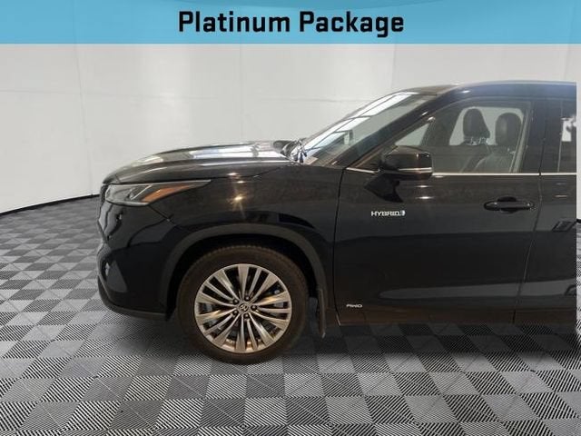 2021 Toyota Highlander Hybrid Platinum