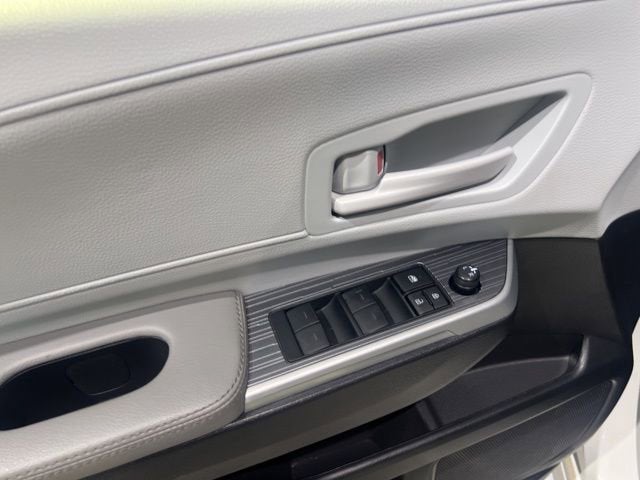 2025 Toyota Sienna LE