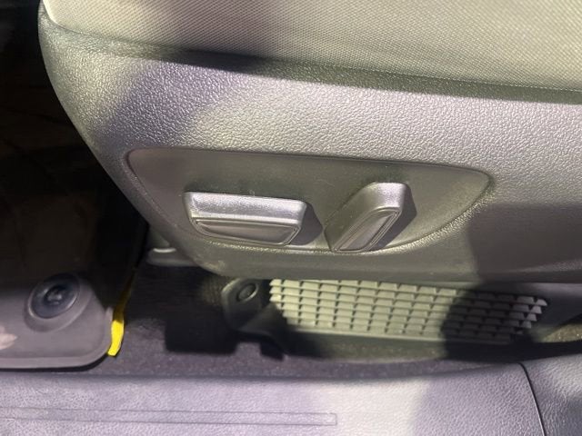 2025 Toyota Sienna LE