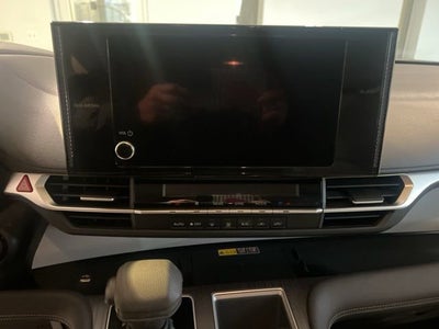 2025 Toyota Sienna LE