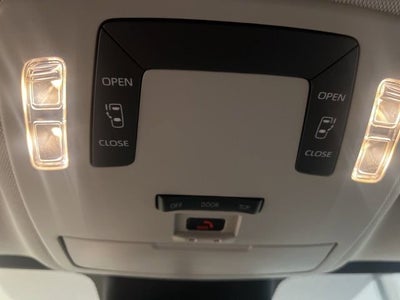 2025 Toyota Sienna LE