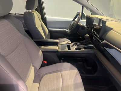 2025 Toyota Sienna LE