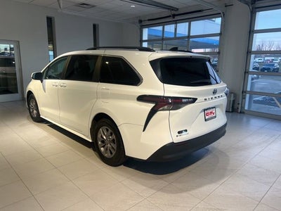 2025 Toyota Sienna LE