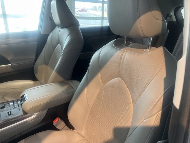 2021 Toyota Highlander Hybrid Limited