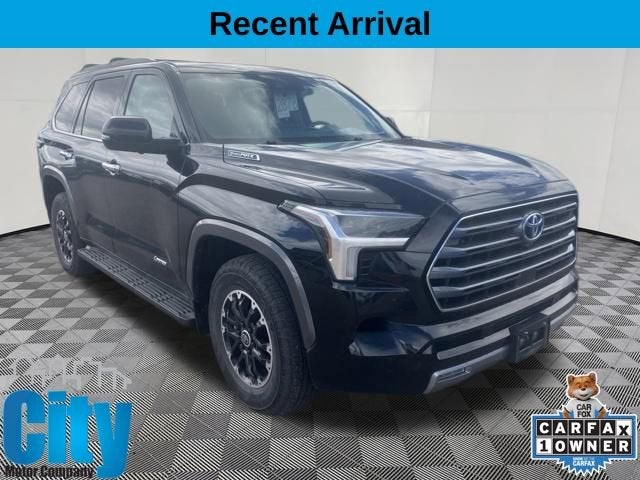 2023 Toyota Sequoia Limited 4WD i-FORCE MAX Hybrid's photo