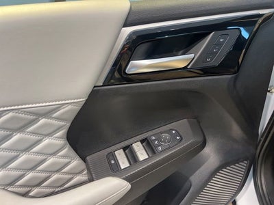 2024 Mitsubishi Outlander Plug-In Hybrid SEL