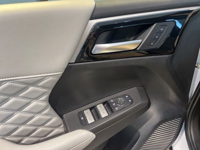 2024 Mitsubishi Outlander Plug-In Hybrid SEL