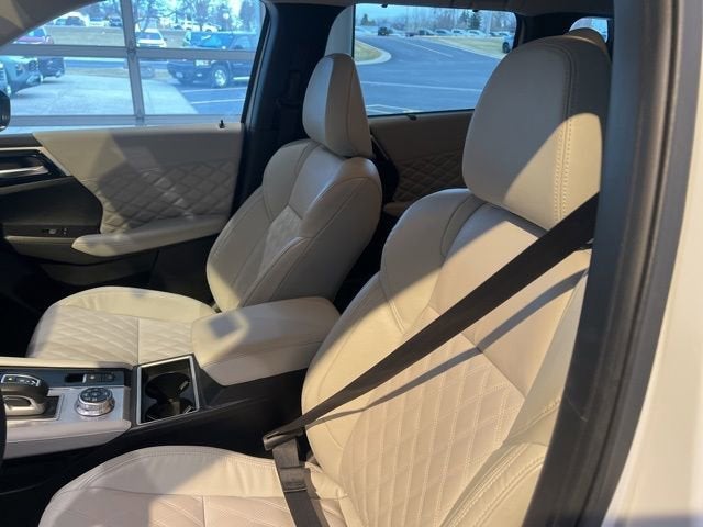 2024 Mitsubishi Outlander Plug-In Hybrid SEL