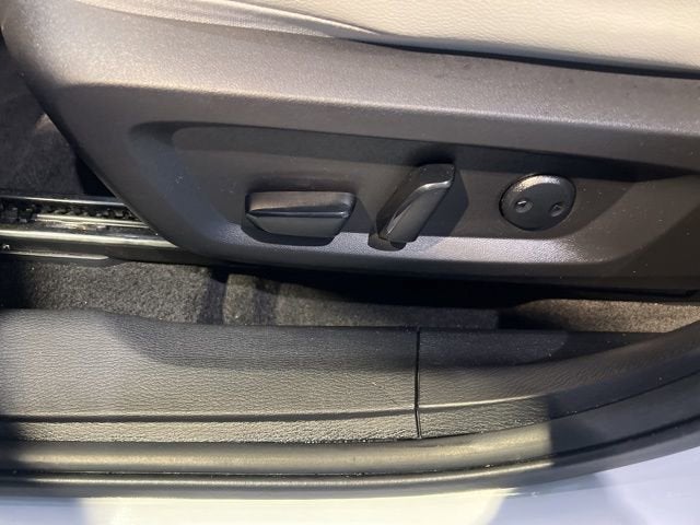 2024 Mitsubishi Outlander Plug-In Hybrid SEL