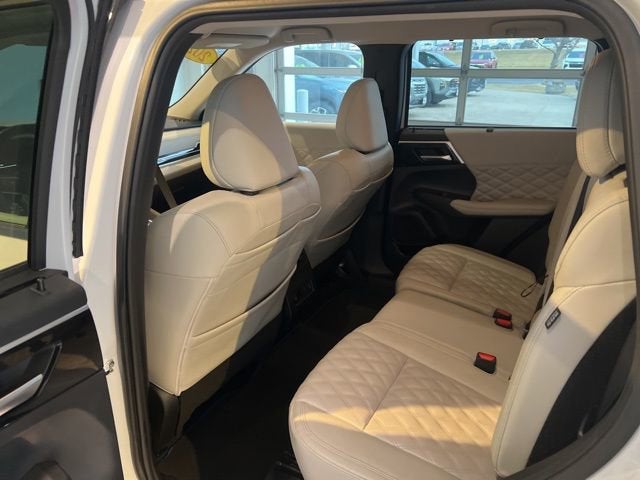 2024 Mitsubishi Outlander Plug-In Hybrid SEL