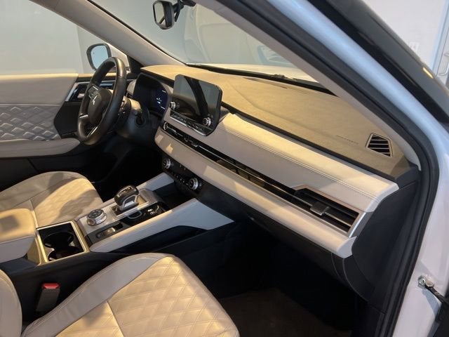 2024 Mitsubishi Outlander Plug-In Hybrid SEL