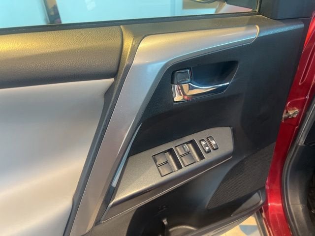 2018 Toyota RAV4 Hybrid LE Plus