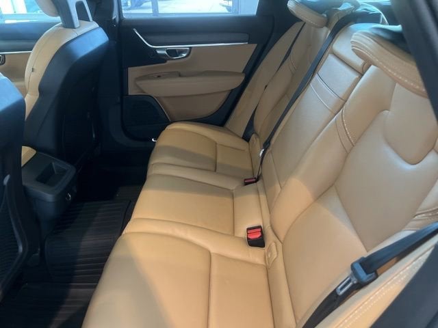 2018 Volvo V90 Cross Country Base