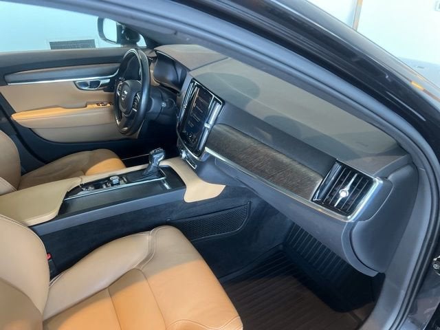 2018 Volvo V90 Cross Country Base